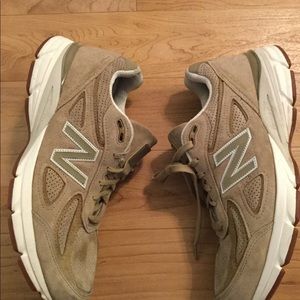 New Balance 990 v4 Size 11.5 nubuck gum bottom